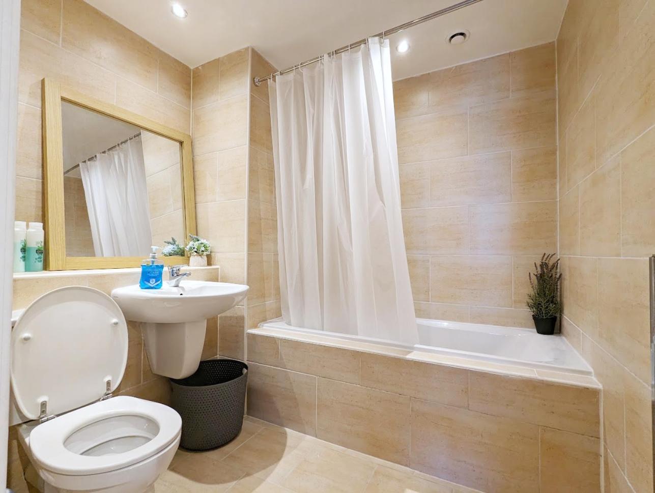 Guest Room In City Centre Near Key Attractions 利物浦 外观 照片